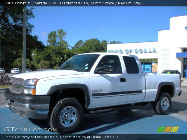 2004 Chevrolet Silverado 2500HD Extended Cab in Summit White