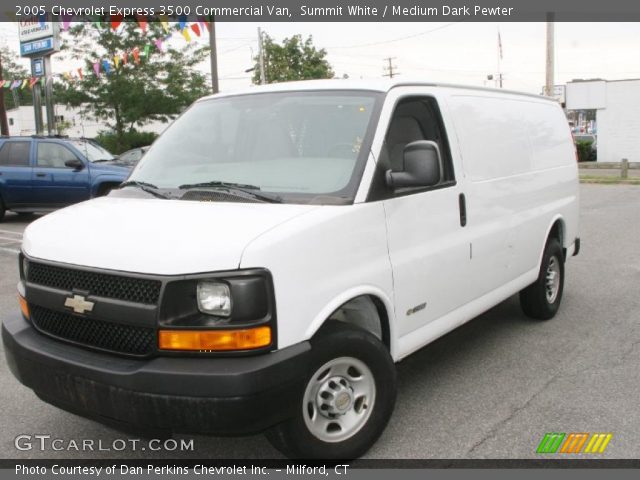 2005 Chevrolet Express 3500 Commercial Van in Summit White