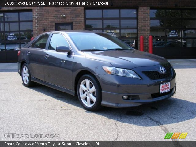 2009 Toyota Camry SE in Magnetic Gray Metallic