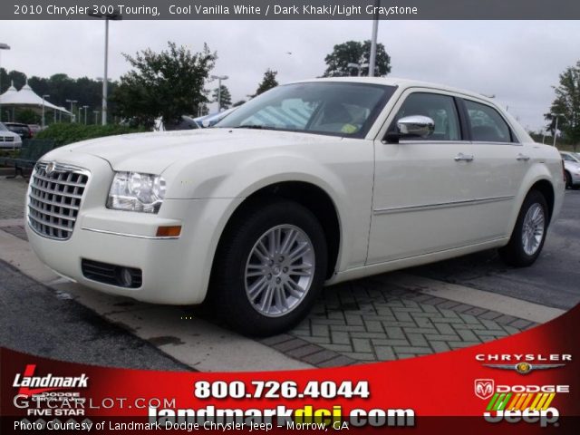 2010 Chrysler 300 Touring in Cool Vanilla White