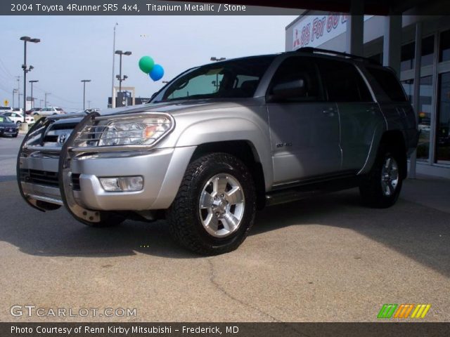 2004 Toyota 4Runner SR5 4x4 in Titanium Metallic