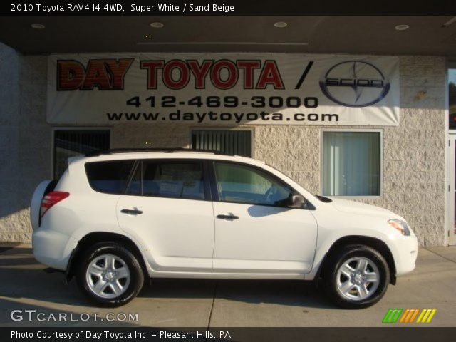 2010 Toyota RAV4 I4 4WD in Super White