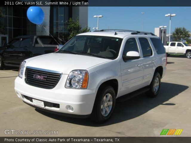 2011 GMC Yukon SLE in Summit White