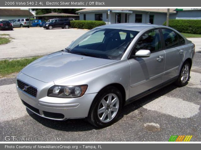 2006 Volvo S40 2.4i in Electric Silver Metallic