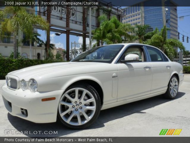 2008 Jaguar XJ XJ8 in Porcelain