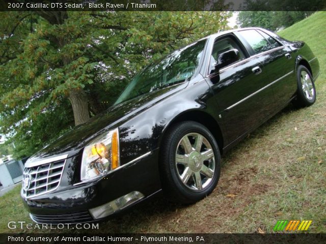 2007 Cadillac DTS Sedan in Black Raven