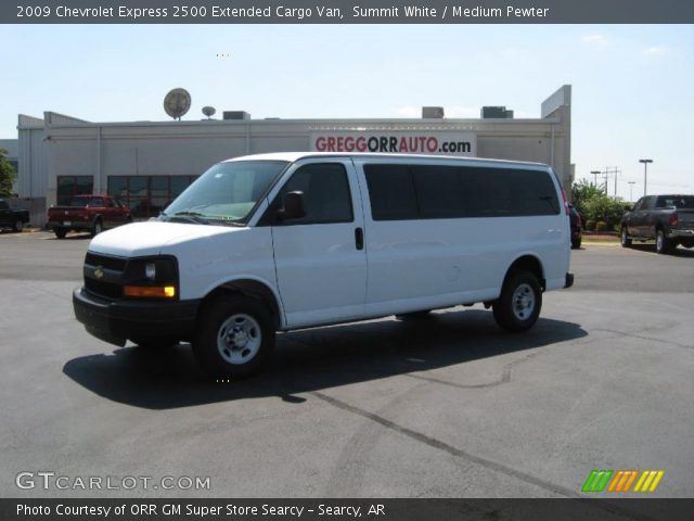 2009 Chevrolet Express 2500 Extended Cargo Van in Summit White