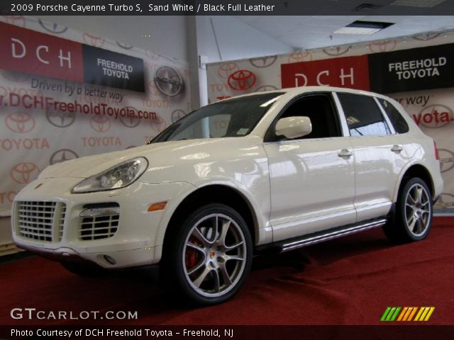 2009 Porsche Cayenne Turbo S in Sand White