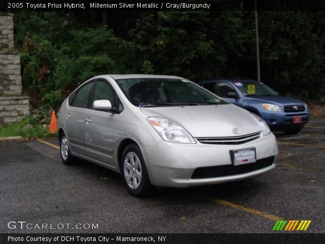 2005 Toyota Prius Hybrid in Millenium Silver Metallic