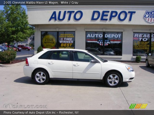 2005 Chevrolet Malibu Maxx LS Wagon in White