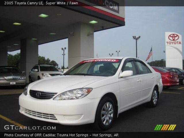 2005 Toyota Camry LE in Super White