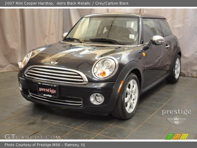2007 Mini Cooper Hardtop in Astro Black Metallic