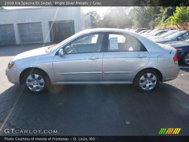 2009 Kia Spectra EX Sedan in Bright Silver Metallic