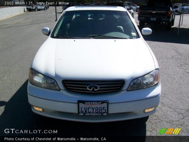 2002 Infiniti I 35 in Ivory Pearl