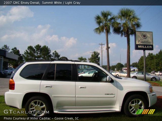 2007 GMC Envoy Denali in Summit White