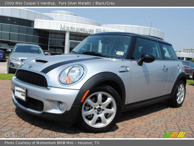 2009 Mini Cooper S Hardtop in Pure Silver Metallic