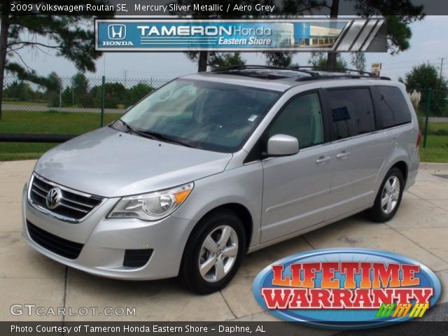2009 Volkswagen Routan SE in Mercury Sliver Metallic