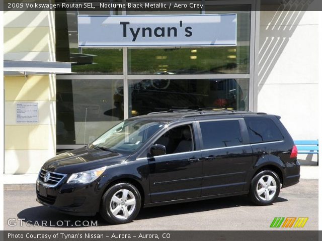 2009 Volkswagen Routan SEL in Nocturne Black Metallic