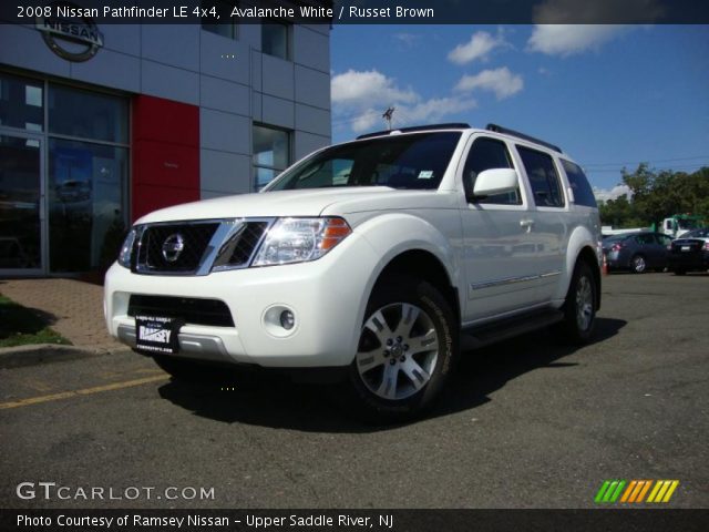 2008 Nissan Pathfinder LE 4x4 in Avalanche White