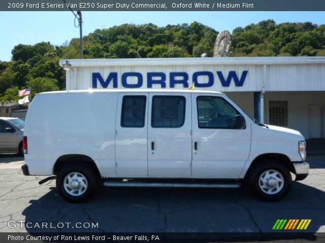 2009 Ford E Series Van E250 Super Duty Commercial in Oxford White