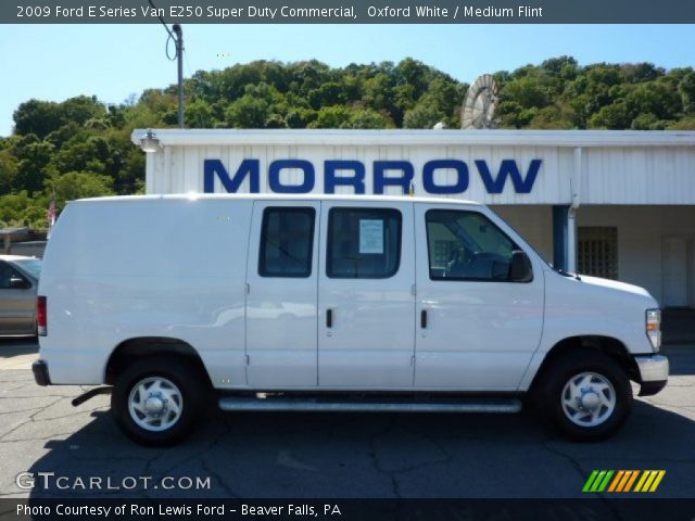 2009 Ford E Series Van E250 Super Duty Commercial in Oxford White