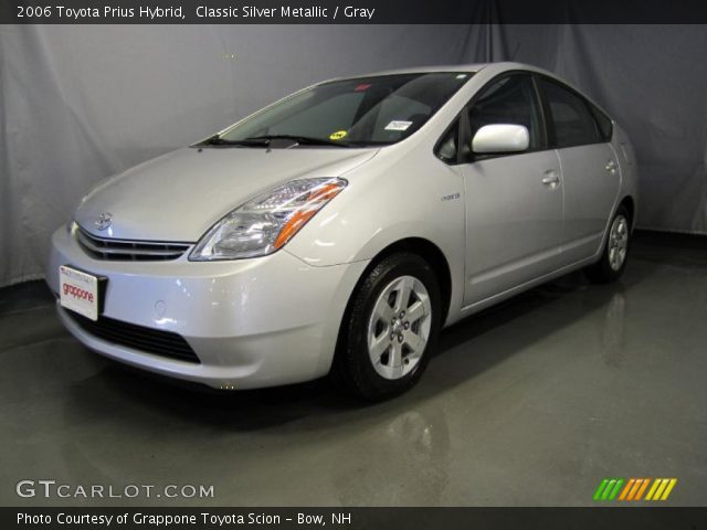 2006 Toyota Prius Hybrid in Classic Silver Metallic