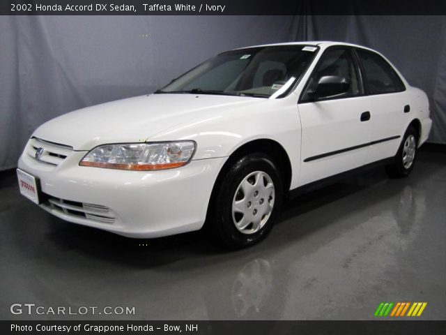 2002 Honda Accord DX Sedan in Taffeta White