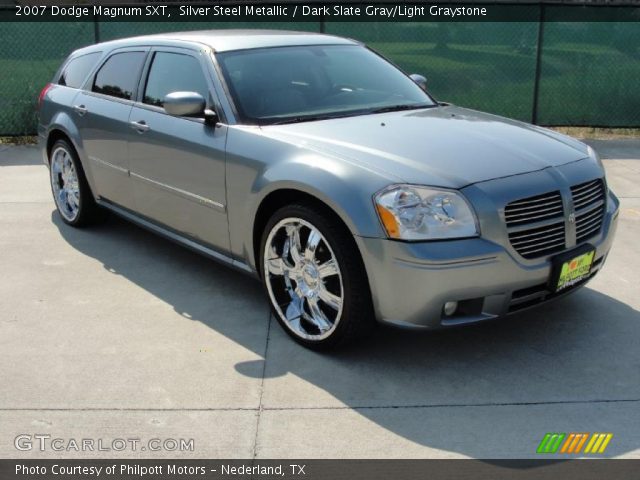2007 Dodge Magnum SXT in Silver Steel Metallic