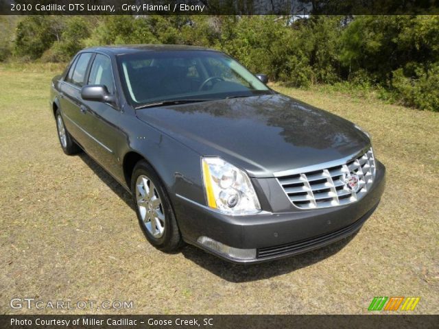 2010 Cadillac DTS Luxury in Grey Flannel