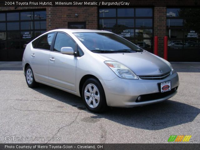 2004 Toyota Prius Hybrid in Millenium Silver Metallic