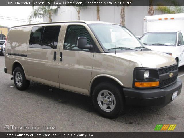 2005 Chevrolet Express 1500 AWD Cargo Van in Sandstone Metallic