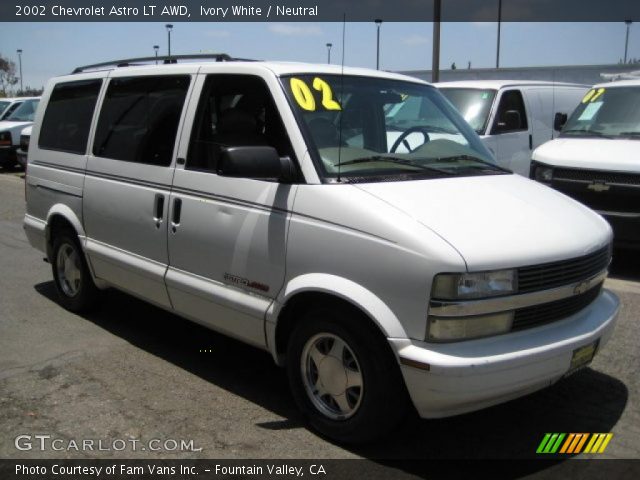 2002 Chevrolet Astro LT AWD in Ivory White