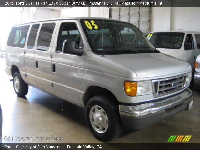 2005 Ford E Series Van E350 Super Duty XLT Passenger in Silver Metallic