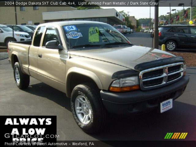 2004 Dodge Dakota SXT Club Cab 4x4 in Light Almond Pearl Metallic
