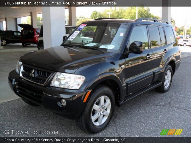 2006 Mitsubishi Montero Limited 4x4 in Midnight Black