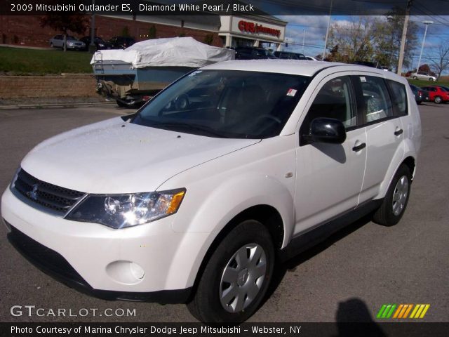 2009 Mitsubishi Outlander ES in Diamond White Pearl