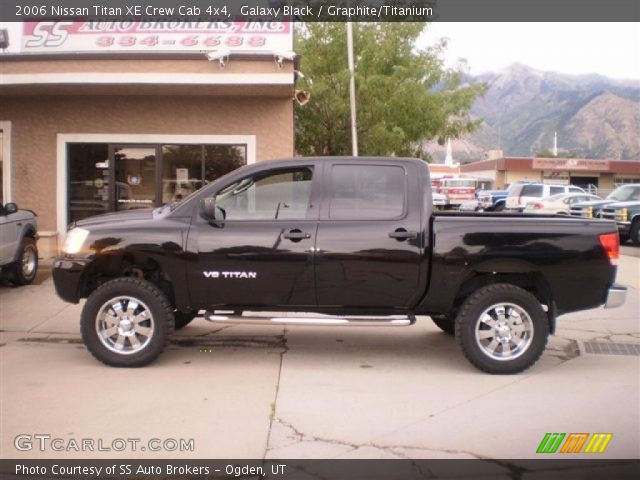 2006 Nissan Titan XE Crew Cab 4x4 in Galaxy Black