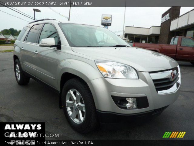 2007 Saturn Outlook XR AWD in Silver Pearl