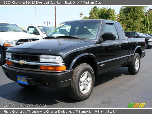 2003 Chevrolet S10 LS Extended Cab 4x4 in Black Onyx