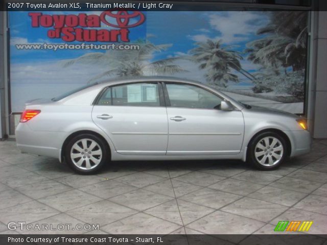 2007 Toyota Avalon XLS in Titanium Metallic