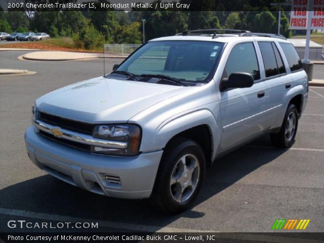 2007 Chevrolet TrailBlazer LS in Moondust Metallic