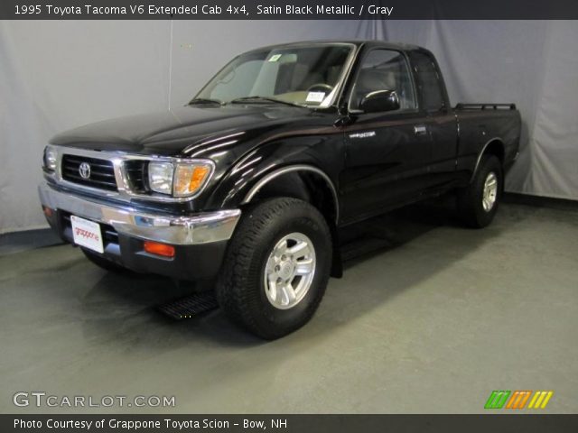 1995 Toyota Tacoma V6 Extended Cab 4x4 in Satin Black Metallic