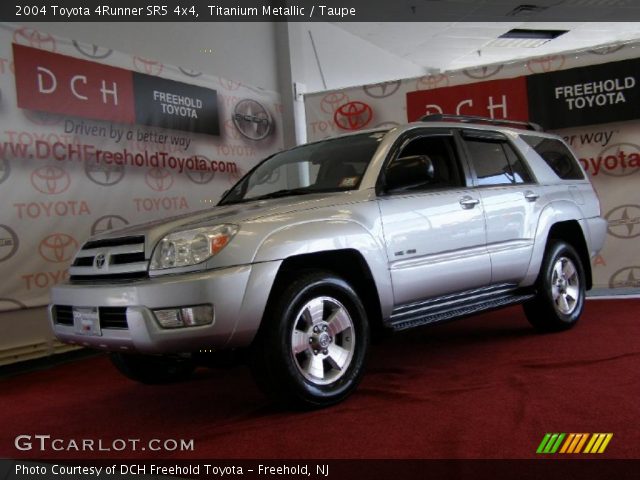 2004 Toyota 4Runner SR5 4x4 in Titanium Metallic