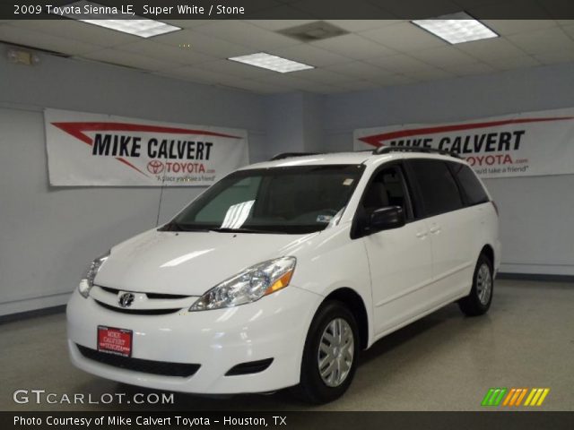 2009 Toyota Sienna LE in Super White