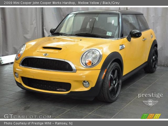 2009 Mini Cooper John Cooper Works Hardtop in Mellow Yellow