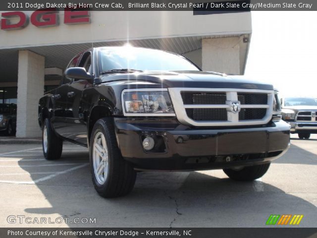 2011 Dodge Dakota Big Horn Crew Cab in Brilliant Black Crystal Pearl