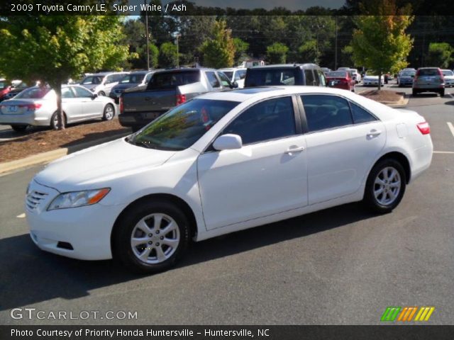 2009 Toyota Camry LE in Super White