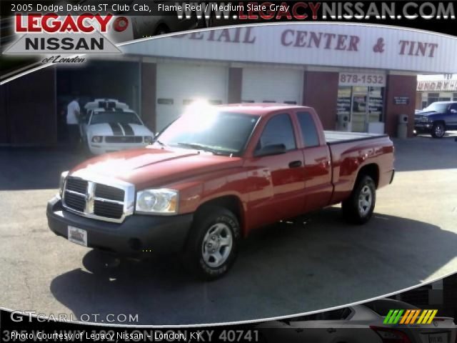 2005 Dodge Dakota ST Club Cab in Flame Red