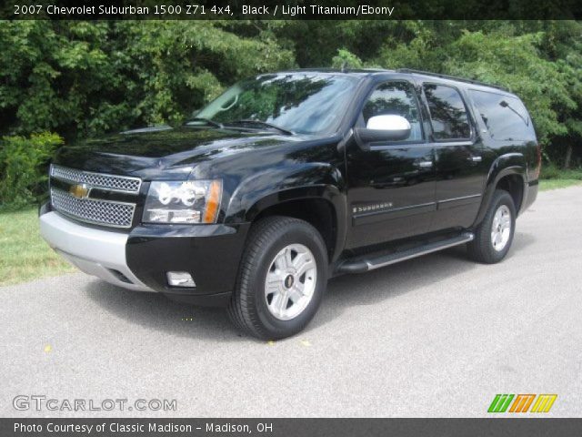 2007 Chevrolet Suburban 1500 Z71 4x4 in Black