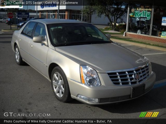 2007 Cadillac DTS Sedan in Gold Mist